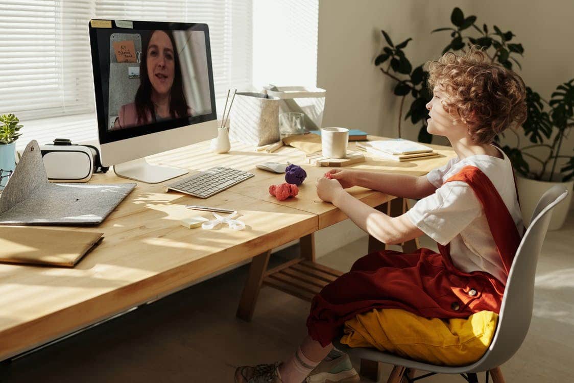 Is Online Schooling Effective for 8¬¬–10–Year–Olds?